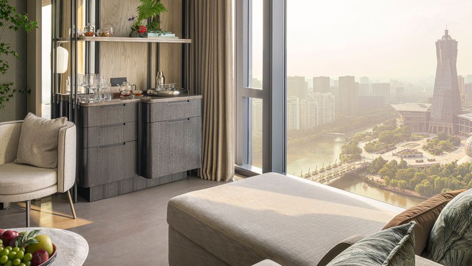 Four Seasons Hotel Hangzhou at Hangzhou Room