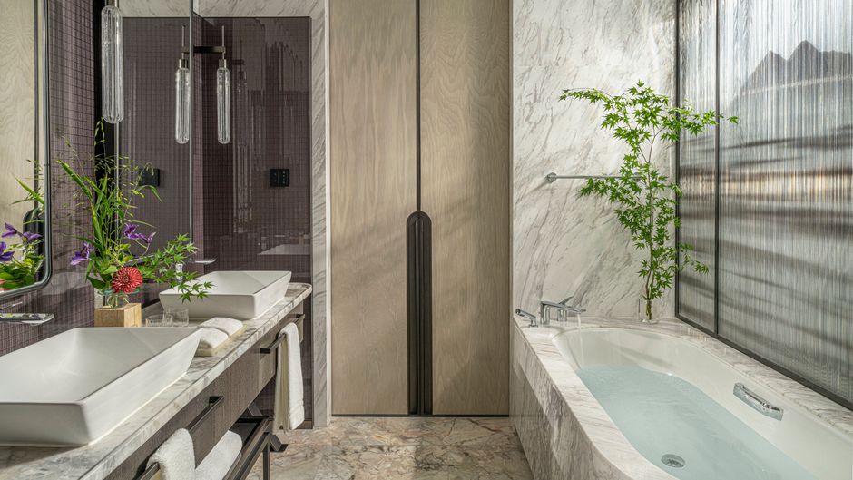 Four Seasons Hotel Hangzhou at Hangzhou Room