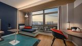 <b>Holiday Inn Express Silver Beach Room</b>. Virtual Tours powered by <a href="https://www.leonardoworldwide.com/" title="Leonardo Worldwide" target="_blank">Leonardo</a>.