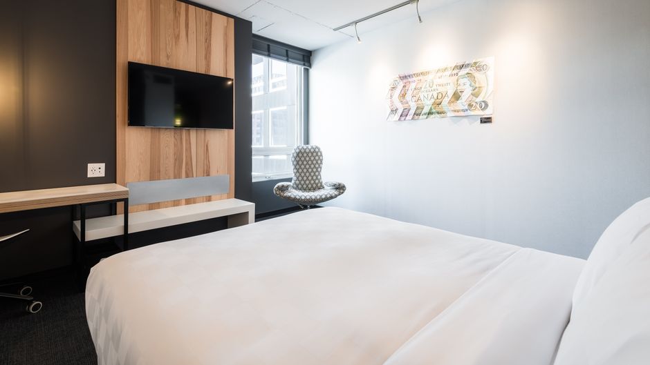 ALT Hotel Ottawa Room