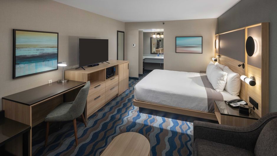 Accent Inn Burnaby Room