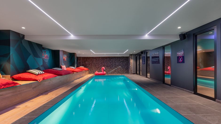 Aloft Dijon Pool