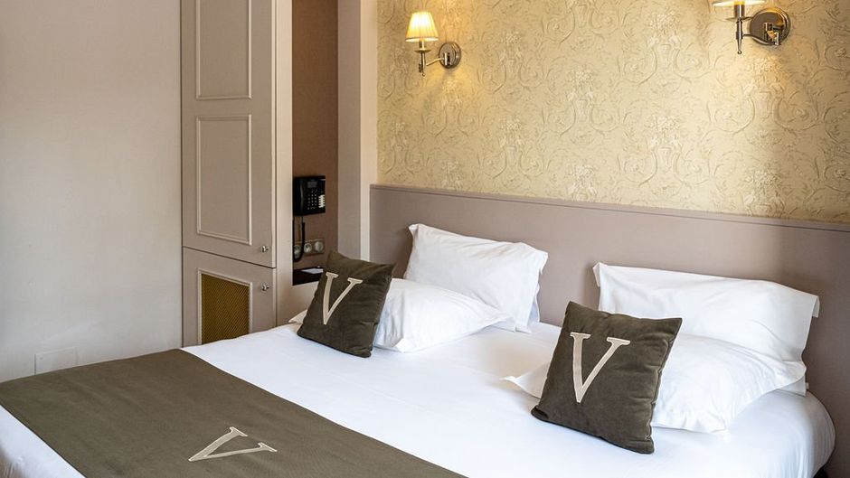 Le Vallon de Valrugues and Spa Room