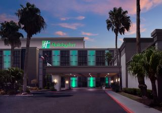 Holiday Inn Airport & Conf Center