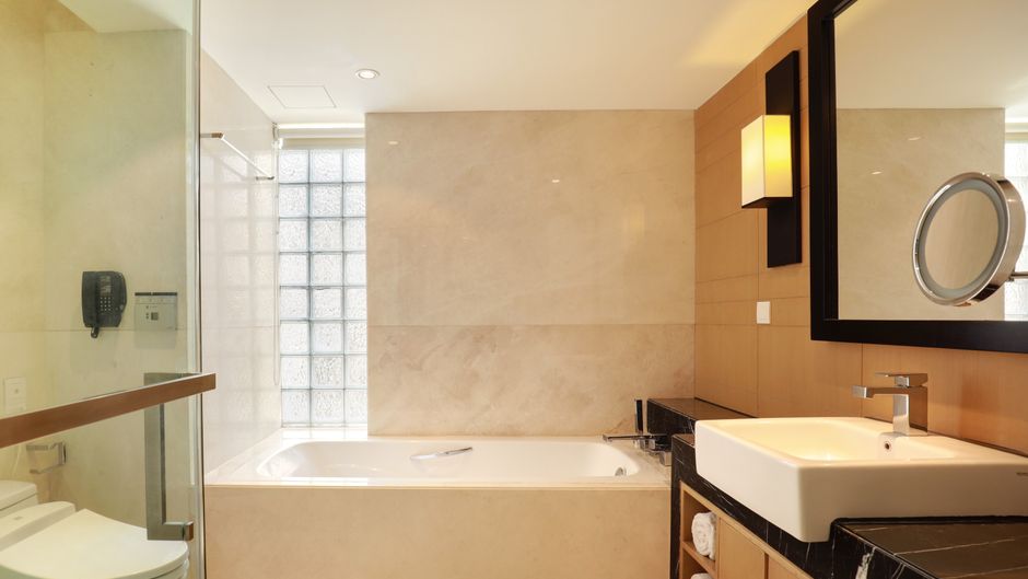 Crowne Plaza Dhaka Gulshan Suite