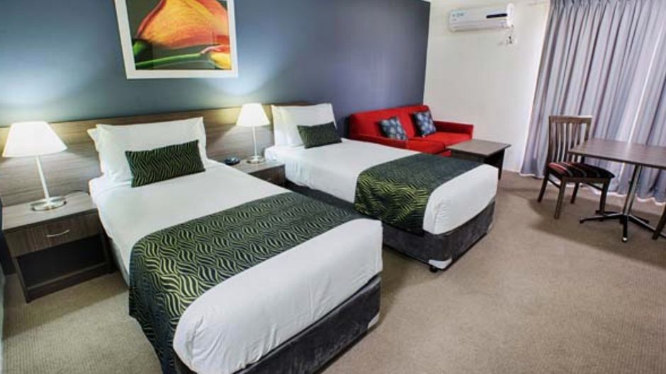 Country Comfort Hunts Liverpool Room