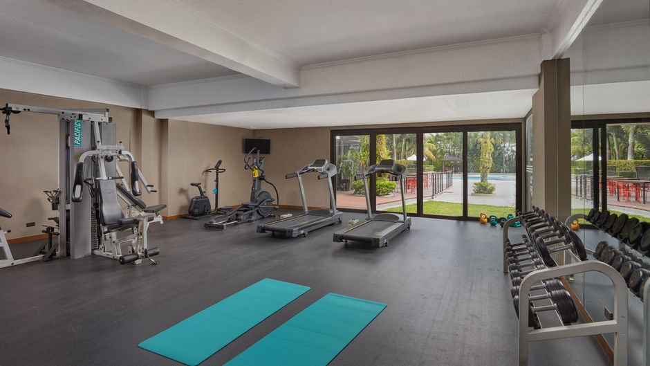 Holiday Inn Suites Batangas Limapark Health Club
