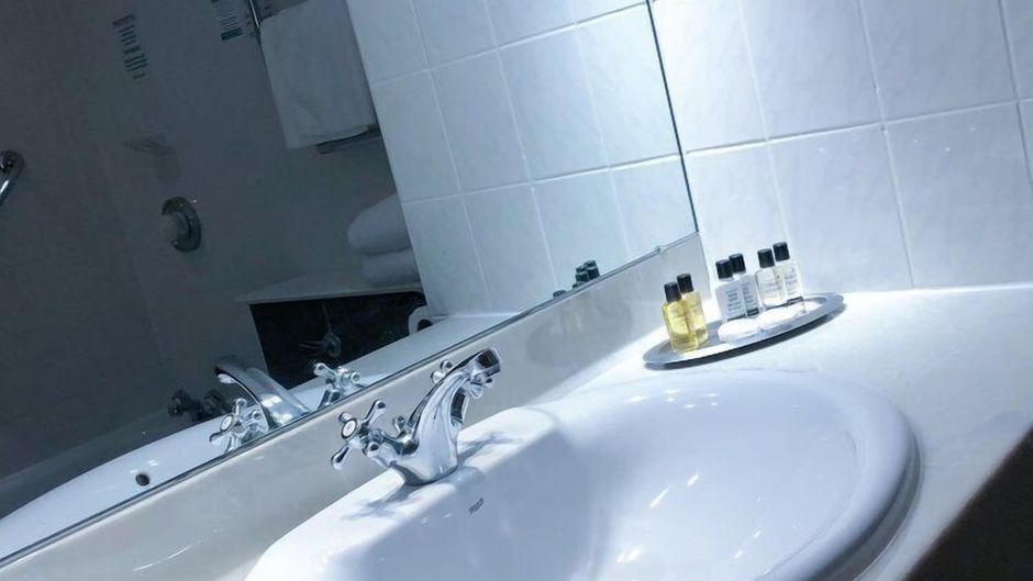 Urban Hotel Grantham Room