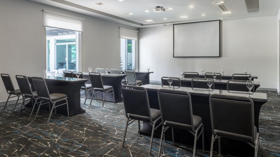 Holiday Inn Express San Jose Forum Meeting