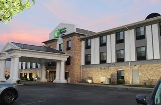 Holiday Inn Express & Suites