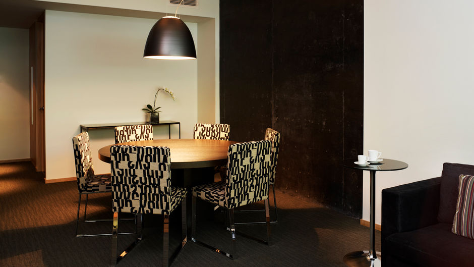 Le Germain Toronto Maple Leaf Square Room