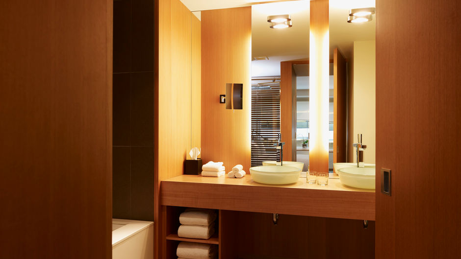 Le Germain Toronto Maple Leaf Square Room