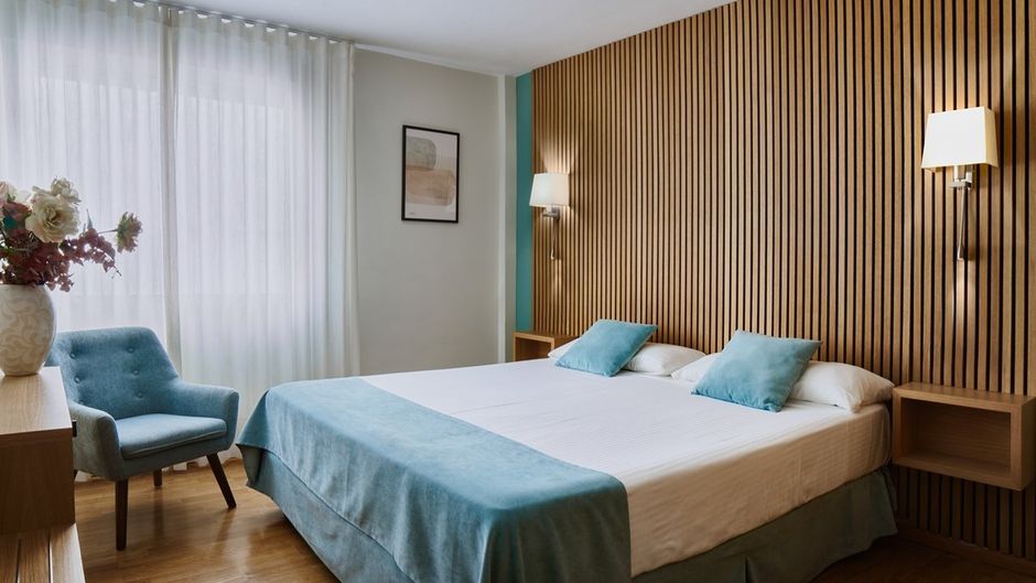 Reyes Catolicos Hotel Room