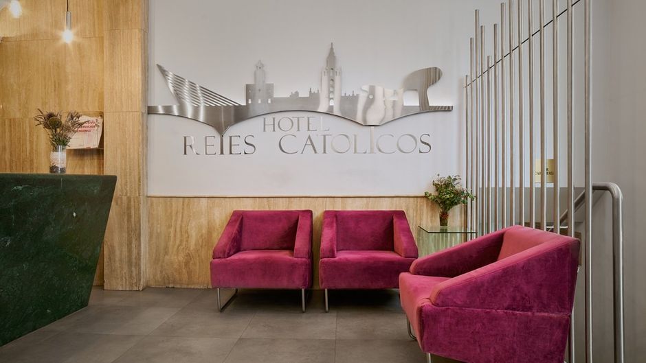 Reyes Catolicos Hotel Lobby