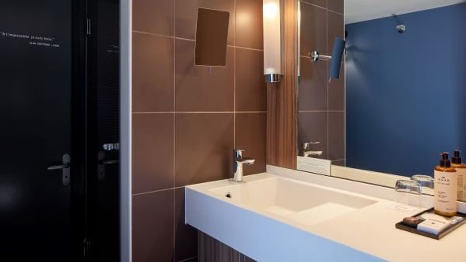 Hotel Les Theatres Room