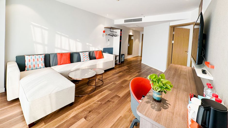 Holiday Inn Express Tianjin Airport East Suite