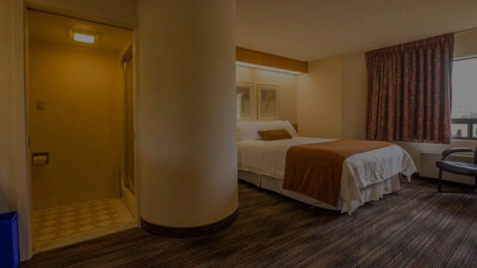 Slumber Inn Room