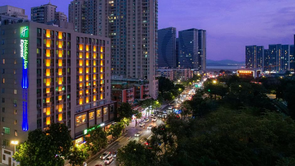 Holiday Inn Express Shantou City Center Exterior