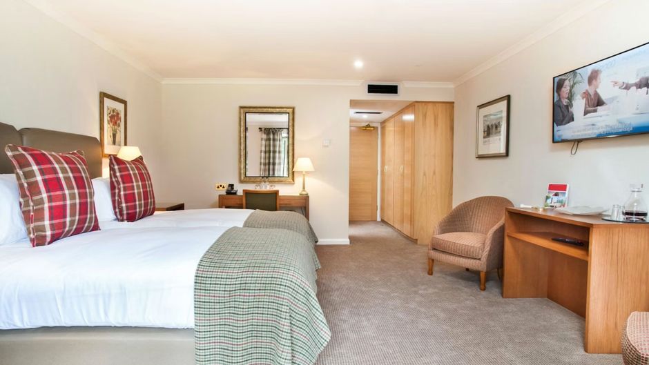 Parkway Hotel Suite