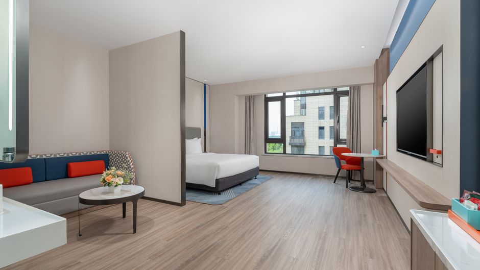 Holiday Inn Express North Station Room