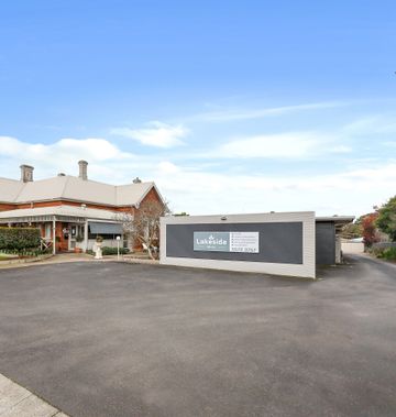Hamilton Lakeside Motel