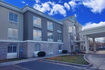 Holiday Inn Express & Suites
