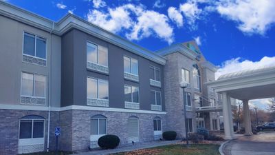 Holiday Inn Express & Suites