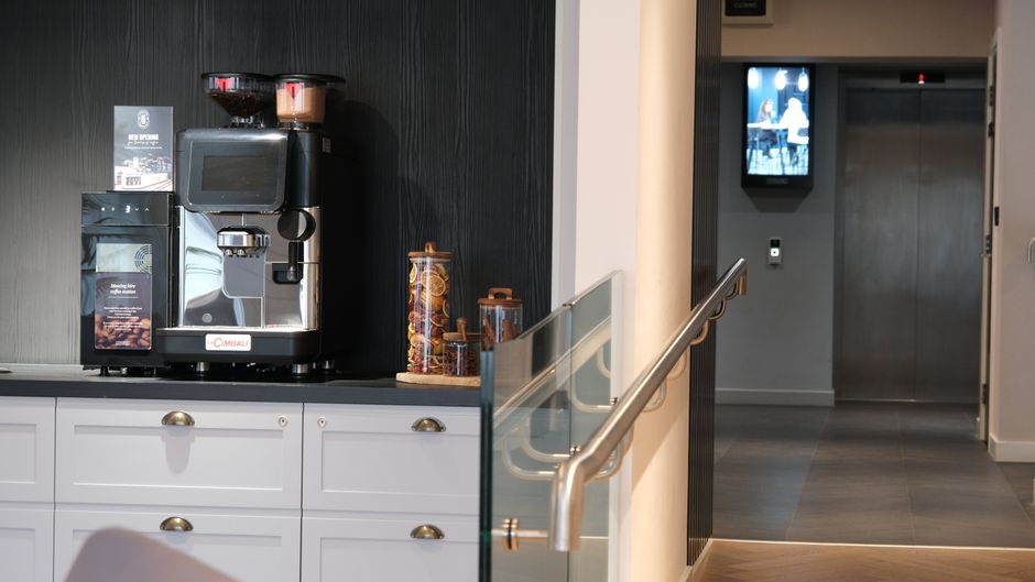 CitySuites 2 Lobby