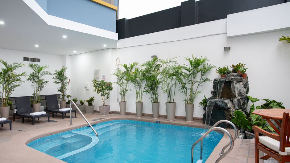 Crowne Plaza Lima Hotel Pool