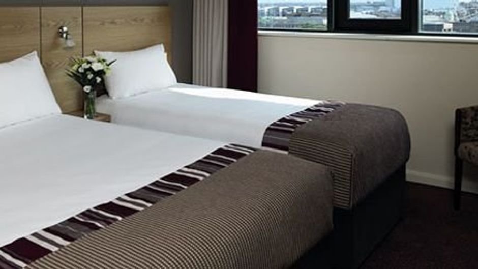 Leonardo Hotel Derby Room