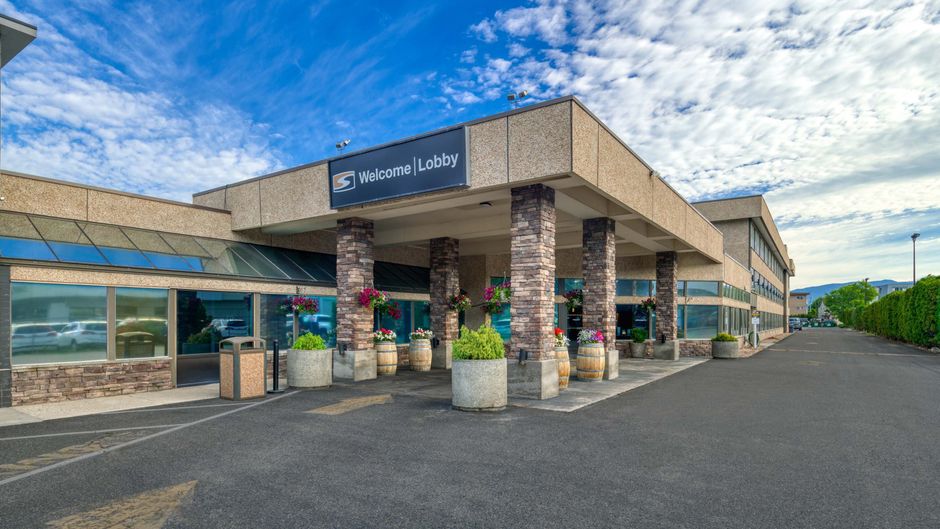 Sandman Hotel Penticton Exterior