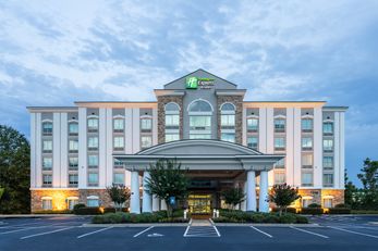 Holiday Inn Express Hotel & Suites