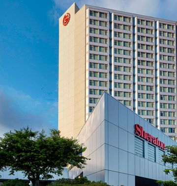Sheraton Vancouver Guildford Hotel