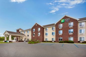 Holiday Inn Express & Suites Traverse