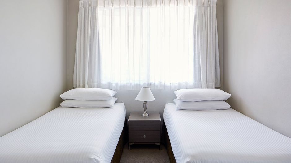 Pinnacle Apartments Room