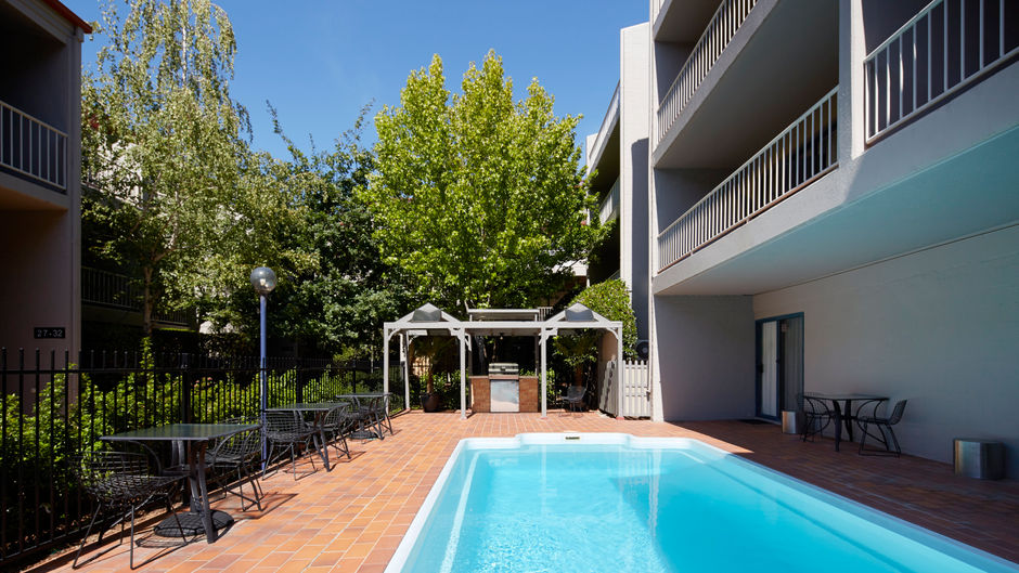 Pinnacle Apartments Pool