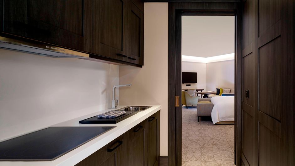 The Alexander, a Luxury Collection Hotel Room