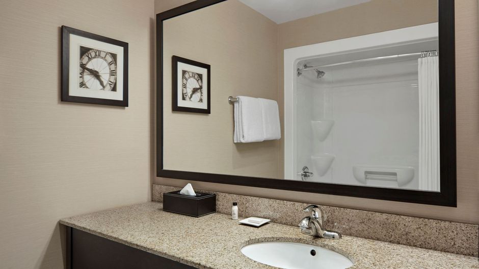 Delta Hotels Guelph Conference Centre Room