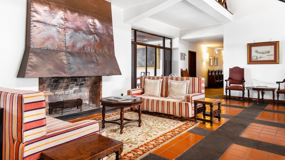 Pousada Santa Cruz at Horta Lobby
