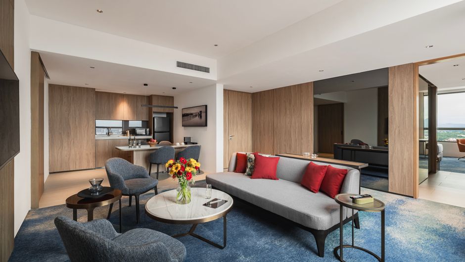 Crowne Plaza Penang Straits City Suite