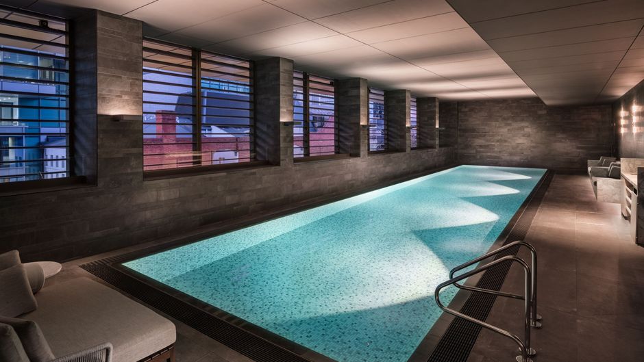 Adelaide Marriott Hotel Pool