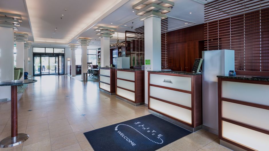 Courtyard by Marriott Amsterdam Airport Lobby