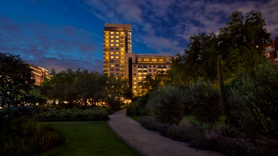 Jumeirah Carlton Tower Exterior