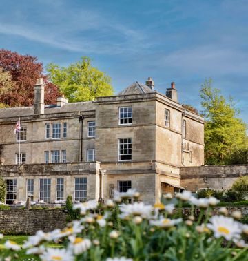 Burleigh Court Hotel
