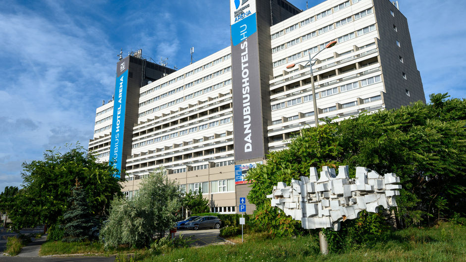 Danubius Hotel Arena Exterior
