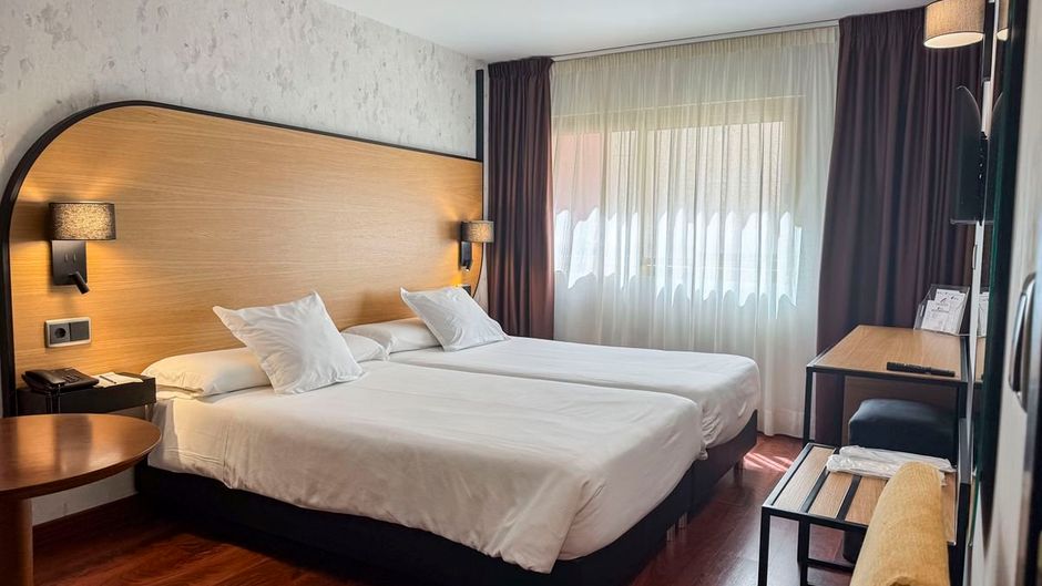 Nuevo Torreluz Hotel Room