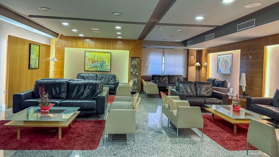 Nuevo Torreluz Hotel Lobby