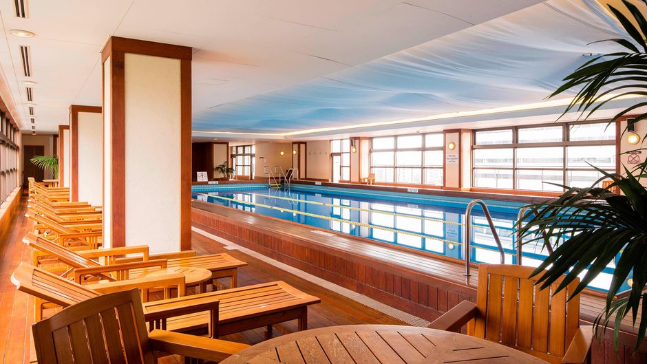 Kobe Bay Sheraton Hotel & Towers Pool