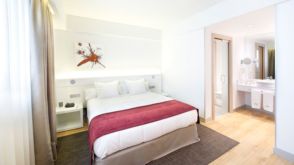 Sercotel Ciudad de Miranda Hotel Room