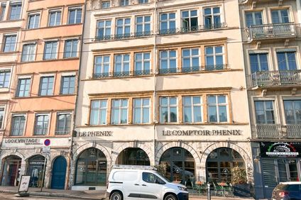 Le Phenix Hotel